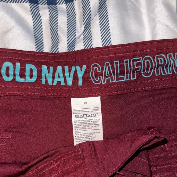 Burgundy Old Navy board shorts size 38 - Picture 3 of 5